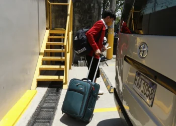 U.S. Deports 68 Migrants to Honduras and Colombia in First “Voluntary Return” Flight